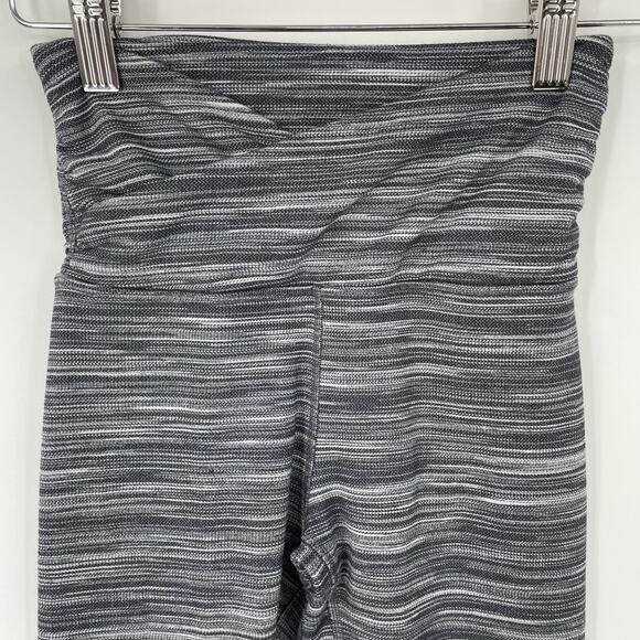 Lululemon Align High‎ Rise Crop Leggings 21" Cross Waist Size 2 - Picture 3 of 10